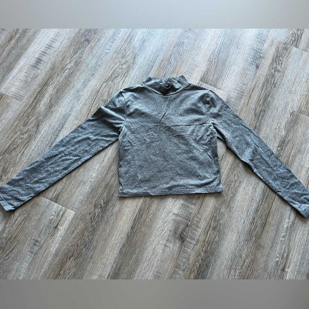 Gray Talula long sleeves mockneck crop top - small